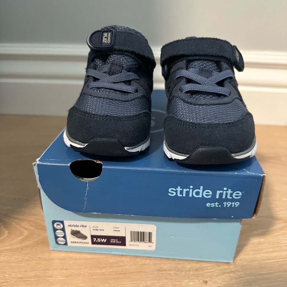 New Stride Rite size 7.5 W in Navy color